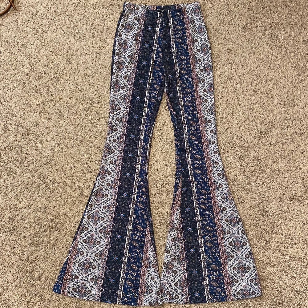 🛍3/$20! Blue flare pants Fashion Nova XS